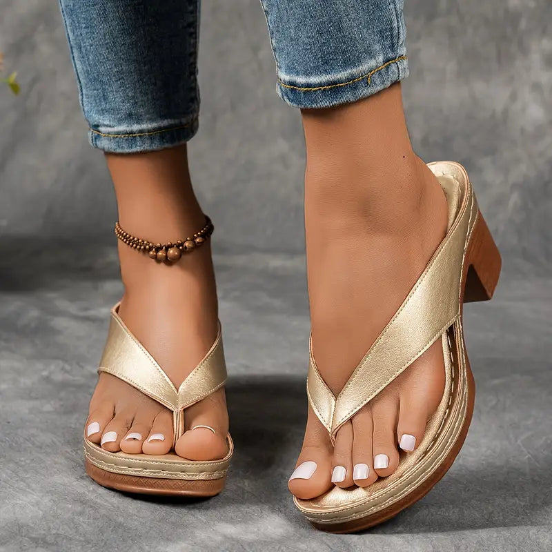 Elowen – Low Block Heel Toe-Post Sandals