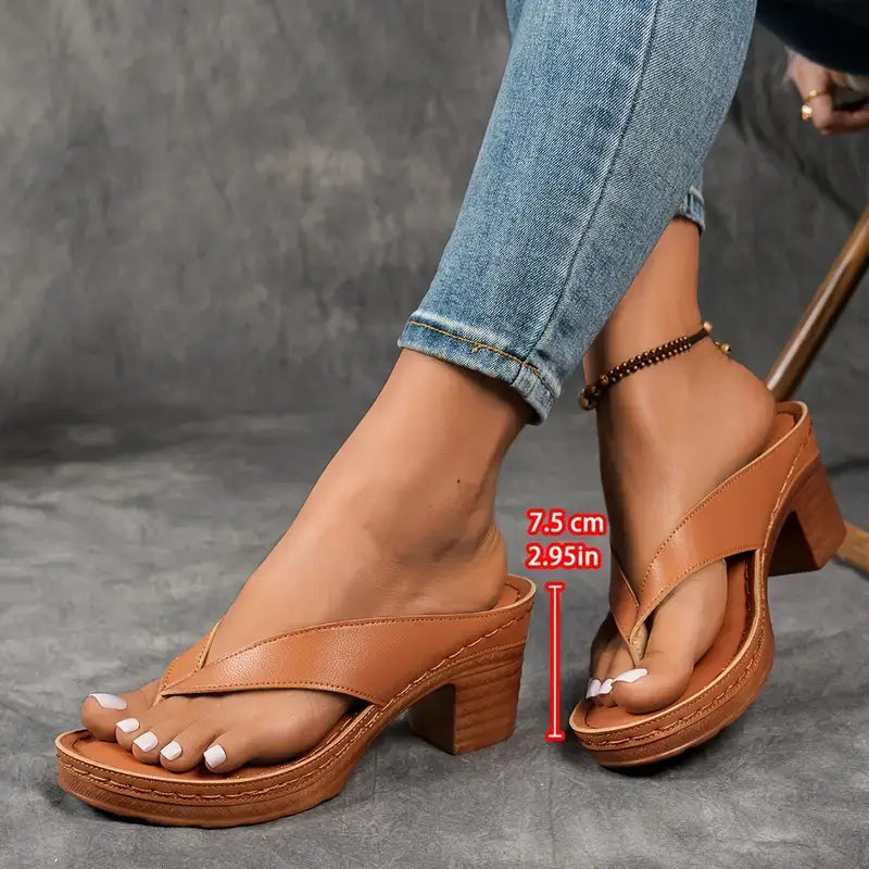 Elowen – Low Block Heel Toe-Post Sandals