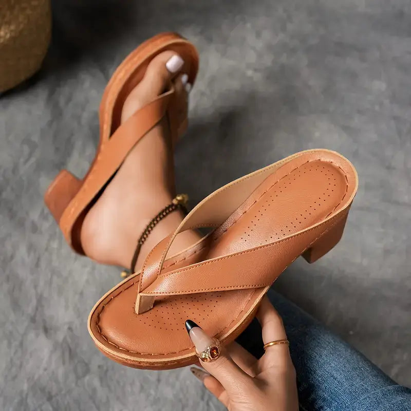 Elowen – Low Block Heel Toe-Post Sandals